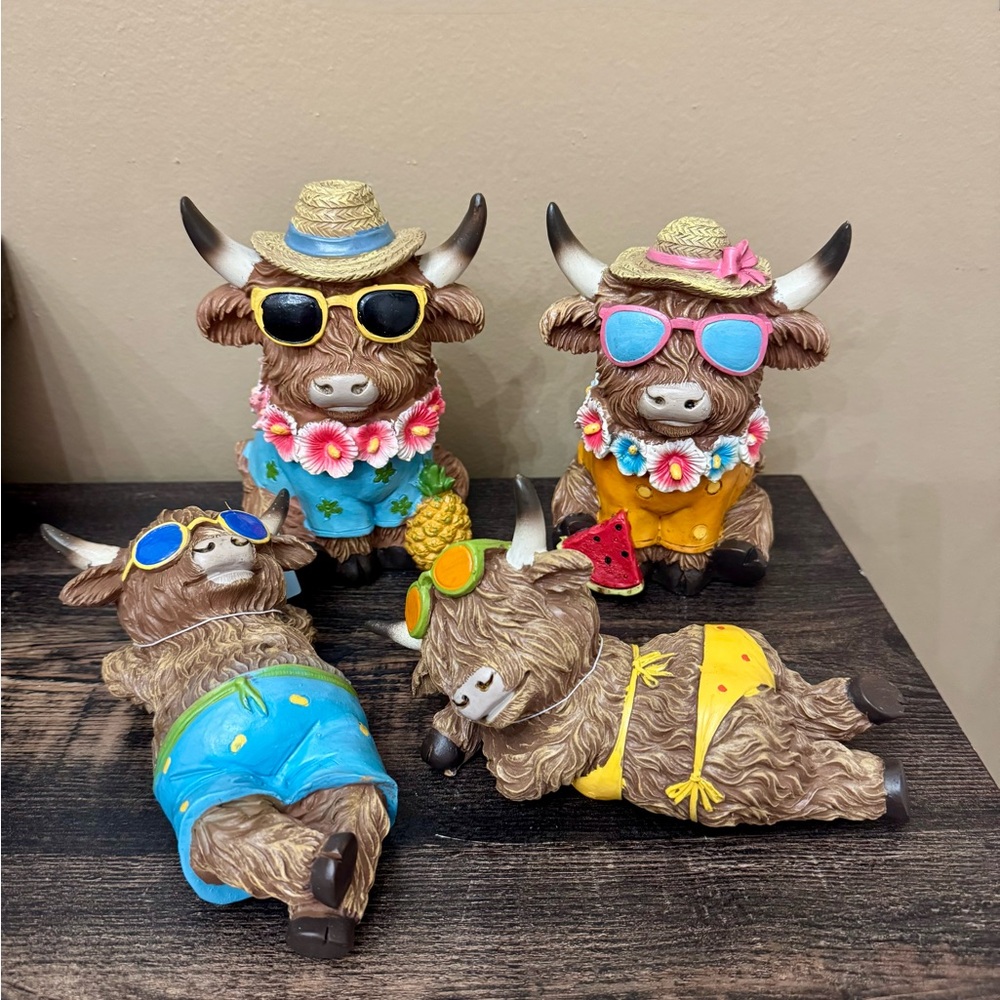 Summer highland cows set